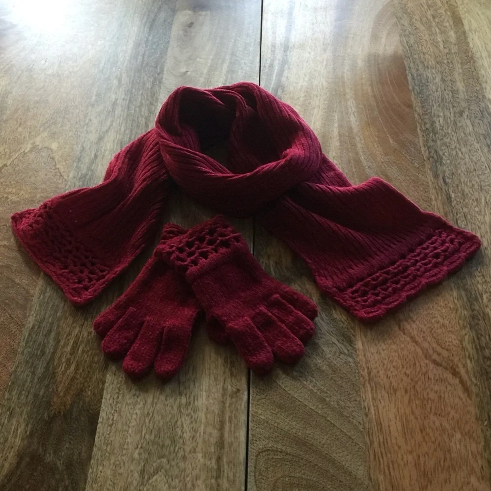 Toddler Chenille deep red scarf and gloves.